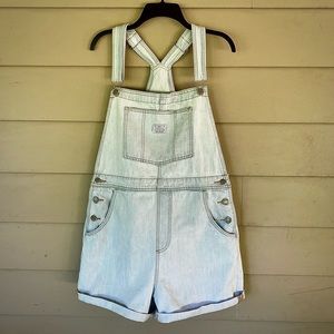 Levi’s shortalls